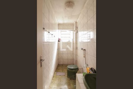 Banheiro de apartamento à venda com 4 quartos, 103m² em Medianeira, Porto Alegre