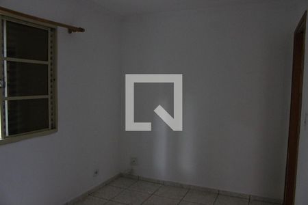 Quarto de apartamento à venda com 2 quartos, 50m² em Vila Carmosina, São Paulo