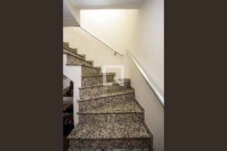 escada de casa à venda com 3 quartos, 330m² em Vila Portuguesa, São Paulo