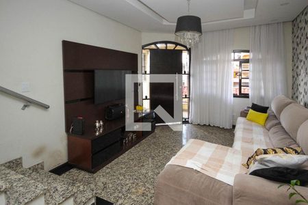 Sala de casa à venda com 3 quartos, 330m² em Vila Portuguesa, São Paulo