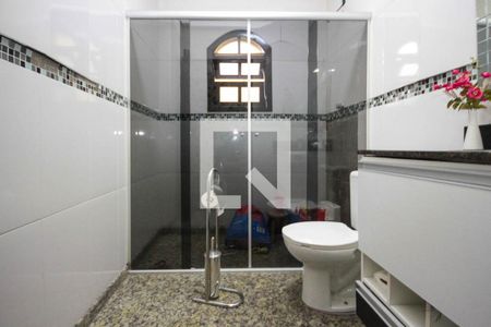 banheiro de casa à venda com 3 quartos, 330m² em Vila Portuguesa, São Paulo