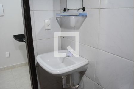 Banheiro de casa para alugar com 1 quarto, 50m² em Stella Maris, Salvador