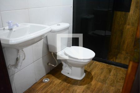 Banheiro de casa para alugar com 1 quarto, 50m² em Stella Maris, Salvador