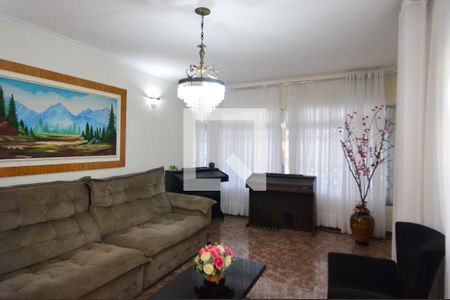 Sala de casa à venda com 4 quartos, 187m² em Vila Carrão, São Paulo