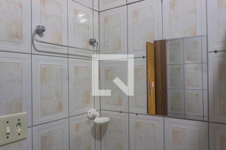 Detalhe do banheiro de kitnet/studio para alugar com 1 quarto, 29m² em Canto do Forte, Praia Grande