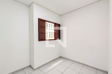 Quarto 1 de casa para alugar com 2 quartos, 58m² em Jardim Maria Duarte, São Paulo