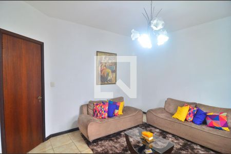 Casa 1 - Sala de casa à venda com 6 quartos, 239m² em São José, Canoas