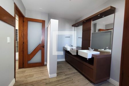 Apartamento à venda com 540m², 4 quartos e 4 vagas Apartamento à venda com 540m², 4 quartos e 4 vagasBanheiro 2º andar