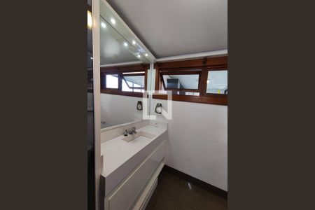 Apartamento à venda com 540m², 4 quartos e 4 vagas Apartamento à venda com 540m², 4 quartos e 4 vagasBanheiro 2