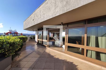 Apartamento à venda com 540m², 4 quartos e 4 vagas Apartamento à venda com 540m², 4 quartos e 4 vagasSacada 2º andar