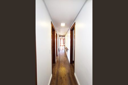 Apartamento à venda com 540m², 4 quartos e 4 vagas Apartamento à venda com 540m², 4 quartos e 4 vagasCorredor