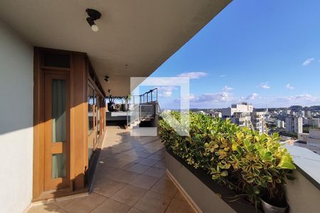 Apartamento à venda com 540m², 4 quartos e 4 vagas Apartamento à venda com 540m², 4 quartos e 4 vagasSacada 2º andar