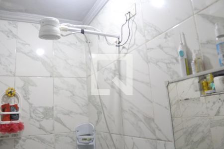 Banheiro de apartamento para alugar com 1 quarto, 12m² em Itararé, São Vicente