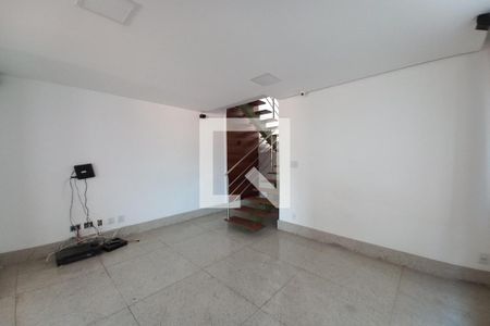 Sala de casa à venda com 3 quartos, 280m² em Ouro Preto, Belo Horizonte