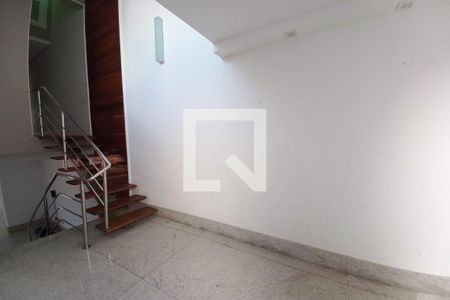 Sala de casa à venda com 3 quartos, 280m² em Ouro Preto, Belo Horizonte