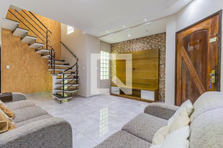 Casa à venda com 215m², 3 quartos e 2 vagasSala