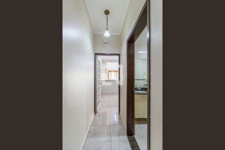 Corredor de casa para alugar com 3 quartos, 215m² em Parque Oratório, Santo André
