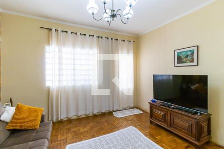 Casa à venda com 270m², 4 quartos e 4 vagasSala