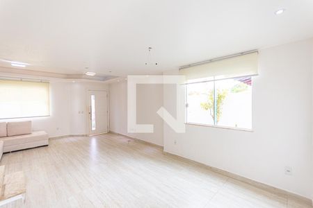 Sala de casa para alugar com 3 quartos, 150m² em Piratininga, Niterói