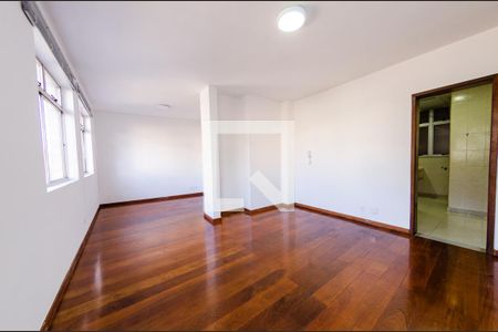 Sala de apartamento para alugar com 3 quartos, 111m² em Santa Lúcia, Belo Horizonte