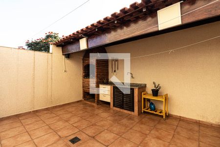 Casa à venda com 257m², 3 quartos e 6 vagas Casa à venda com 257m², 3 quartos e 6 vagasChurrasqueira