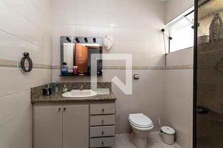 Casa à venda com 257m², 3 quartos e 6 vagas Casa à venda com 257m², 3 quartos e 6 vagasBanheiro Social