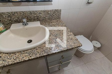 Casa à venda com 257m², 3 quartos e 6 vagas Casa à venda com 257m², 3 quartos e 6 vagasBanheiro Social