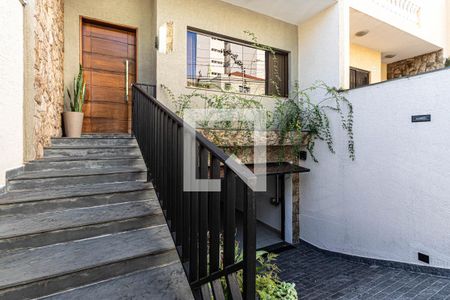 Casa à venda com 257m², 3 quartos e 6 vagas Casa à venda com 257m², 3 quartos e 6 vagasEntrada