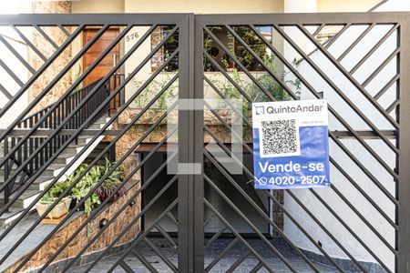 Casa à venda com 257m², 3 quartos e 6 vagas Casa à venda com 257m², 3 quartos e 6 vagasVista da Rua