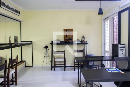 Casa à venda com 256m², 3 quartos e 2 vagasSala