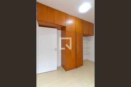 Quarto 2 de apartamento para alugar com 2 quartos, 75m² em Campinas, São José