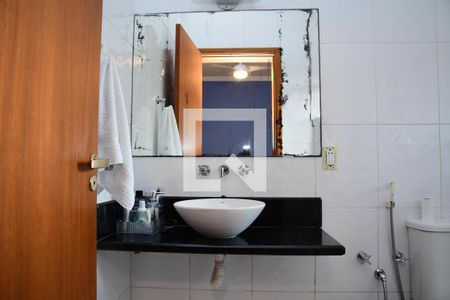 Casa de condomínio para alugar com 670m², 5 quartos e 4 vagas Casa de condomínio para alugar com 670m², 5 quartos e 4 vagasBanheiro da Suíte 3