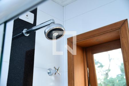 Casa de condomínio para alugar com 670m², 5 quartos e 4 vagas Casa de condomínio para alugar com 670m², 5 quartos e 4 vagasBanheiro da Suíte 1