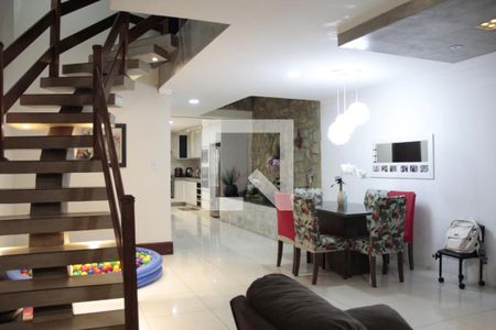 Sala de casa para alugar com 4 quartos, 250m² em Jardim Quaresmeira Ii, Suzano
