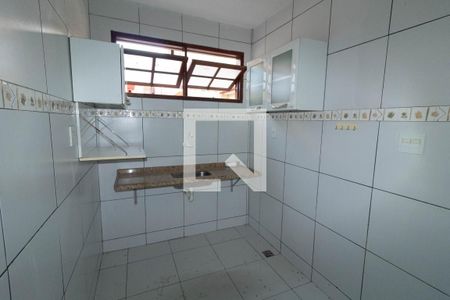 Cozinha de casa para alugar com 1 quarto, 75m² em Jardim Olavo Bilac, Duque de Caxias