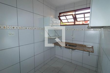 Cozinha de casa para alugar com 1 quarto, 75m² em Jardim Olavo Bilac, Duque de Caxias