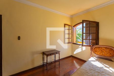 Quarto 2 de casa à venda com 4 quartos, 190m² em Horto Florestal, Belo Horizonte