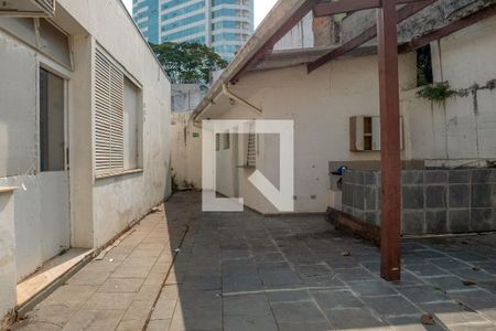 Casa à venda com 540m², 6 quartos e 2 vagas Casa à venda com 540m², 6 quartos e 2 vagasQuintal