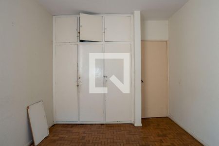 Casa à venda com 540m², 6 quartos e 2 vagas Casa à venda com 540m², 6 quartos e 2 vagasQuarto 4
