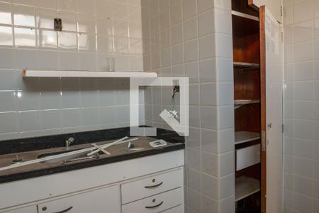 Casa à venda com 540m², 6 quartos e 2 vagas Casa à venda com 540m², 6 quartos e 2 vagasCozinha
