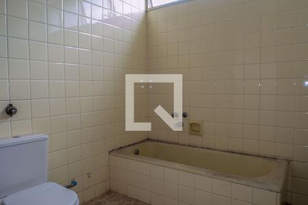 Casa à venda com 540m², 6 quartos e 2 vagas Casa à venda com 540m², 6 quartos e 2 vagasBanheiro da Suíte