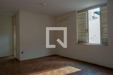Casa à venda com 540m², 6 quartos e 2 vagas Casa à venda com 540m², 6 quartos e 2 vagasSuíte