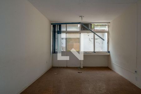 Casa à venda com 540m², 6 quartos e 2 vagas Casa à venda com 540m², 6 quartos e 2 vagasQuarto 5