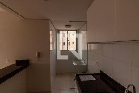 Cozinha de apartamento para alugar com 2 quartos, 55m² em Santa Monica, Belo Horizonte