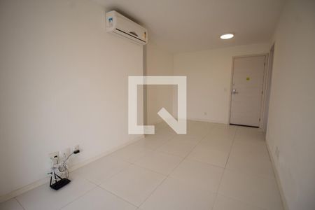 Sala de apartamento para alugar com 2 quartos, 70m² em Recreio dos Bandeirantes, Rio de Janeiro