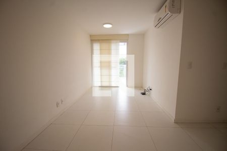 Sala de apartamento para alugar com 2 quartos, 70m² em Recreio dos Bandeirantes, Rio de Janeiro