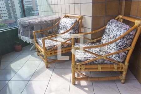 Detalhe da varanda da sala de apartamento para alugar com 1 quarto, 72m² em Vila Tupi, Praia Grande