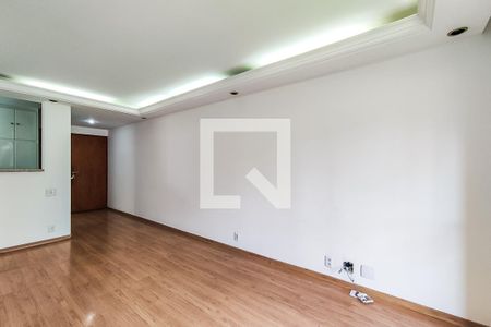 Sala de apartamento para alugar com 3 quartos, 75m² em Jardim Ampliação, São Paulo