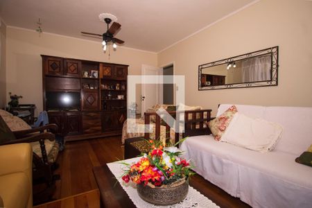Sala de casa à venda com 4 quartos, 170m² em Medianeira, Porto Alegre
