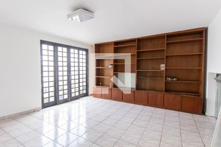 Casa à venda com 200m², 3 quartos e 3 vagasSala